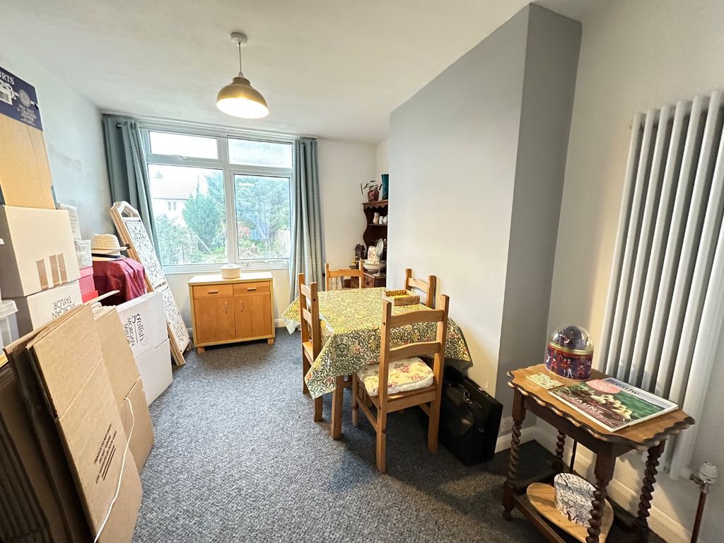 Property photo 3 of 8 4615942