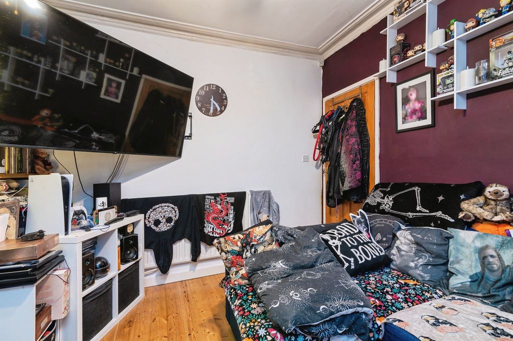 Property photo 3 of 15