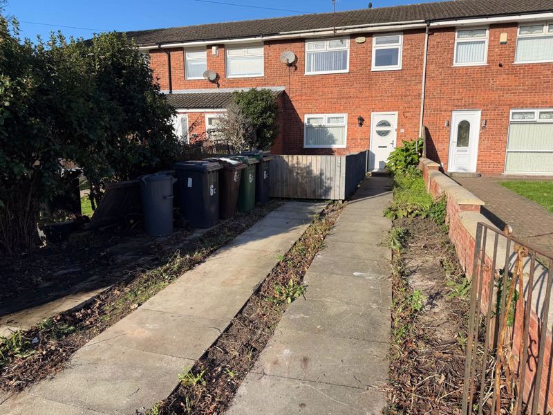 Property photo 1 of 9 Photo 8