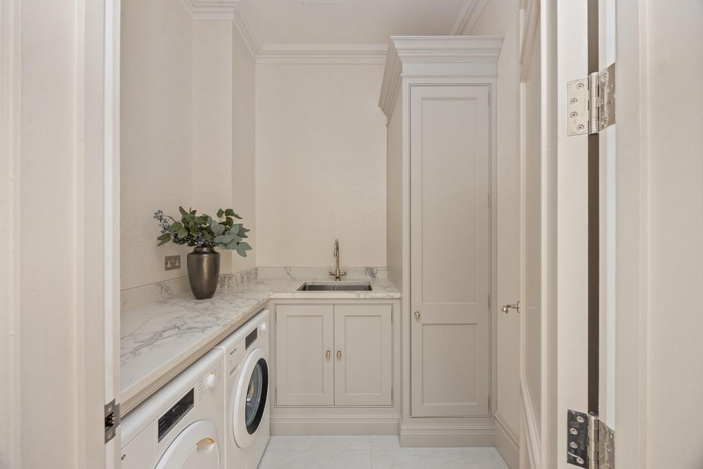 Additional image 15 of 3 bed flat for saleCholbury Place, London Road, Ascot SL5.