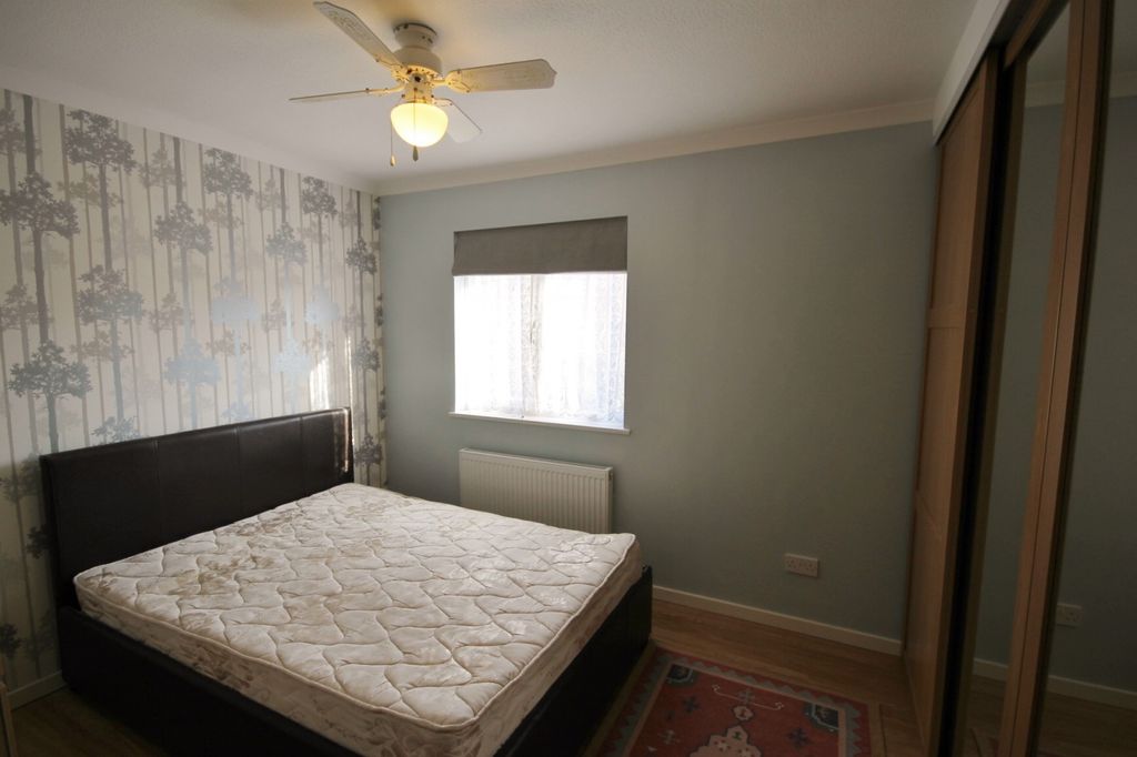 Property photo 3 of 10 Master Bedroom