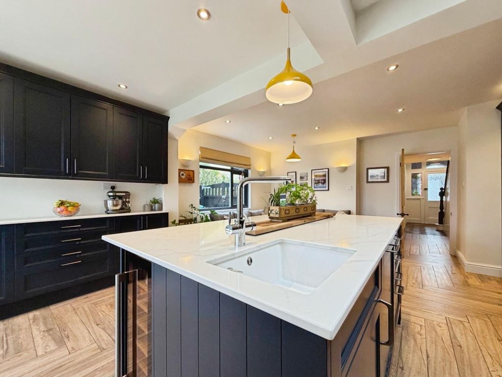 Property photo 2 of 63 07Da83Ca-3-431F-873D-33A74E7Db77C-1286-00000090099