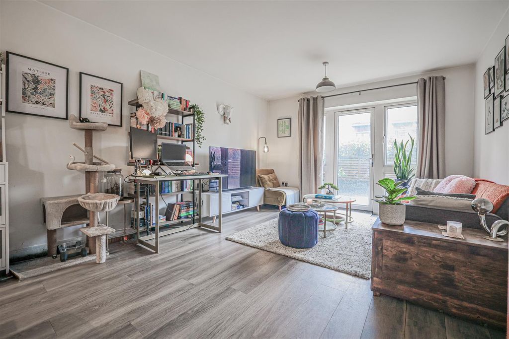 Property photo 2 of 20 980A0294-1.Png