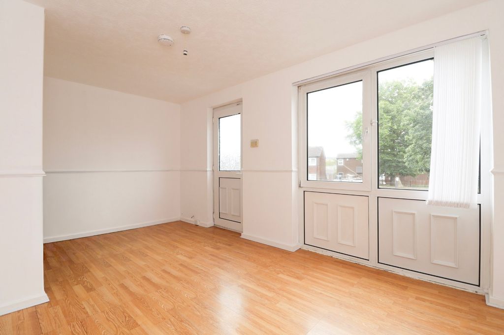 Property photo 2 of 14 Picture No. 05