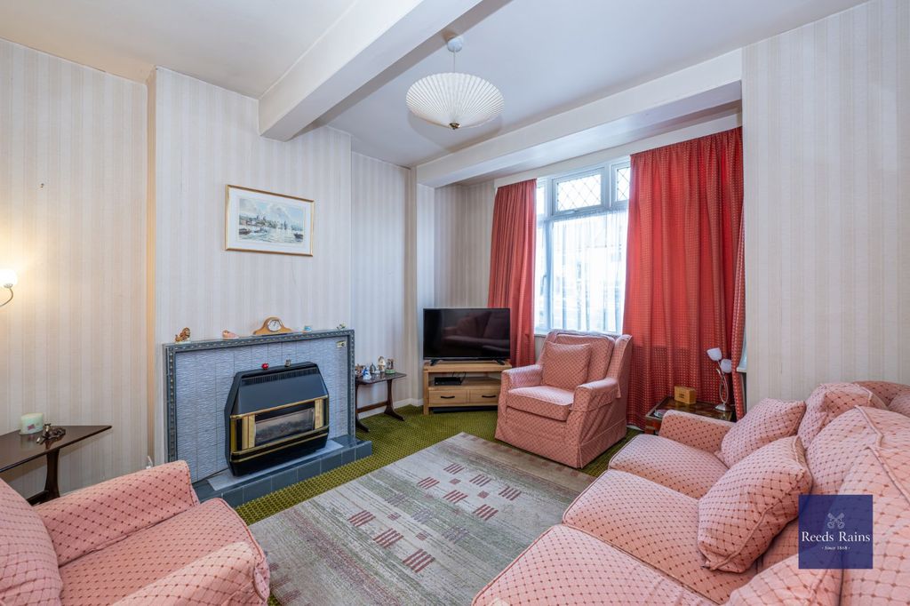 Property photo 2 of 12 Reception