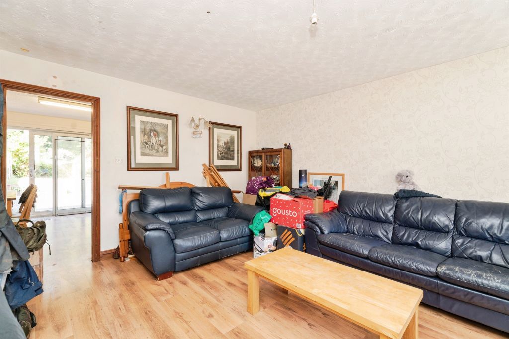 Property photo 2 of 28
