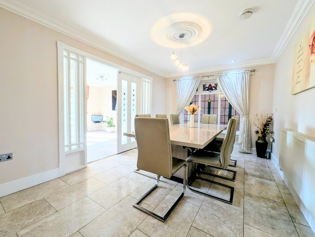 Property photo 3 of 36