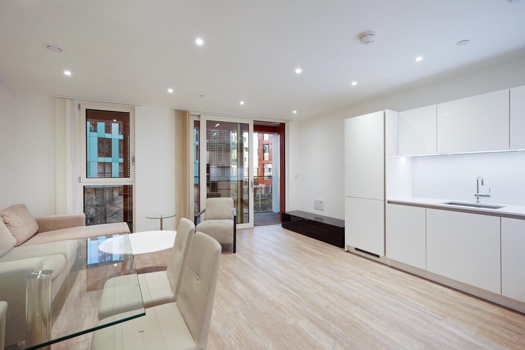 Property photo 3 of 11