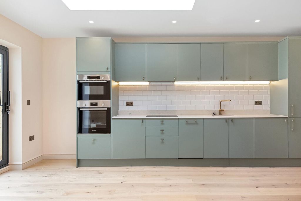 Property photo 1 of 13 Img_2264-This-Is-The-Wall-Colour-Please-Match-Othe