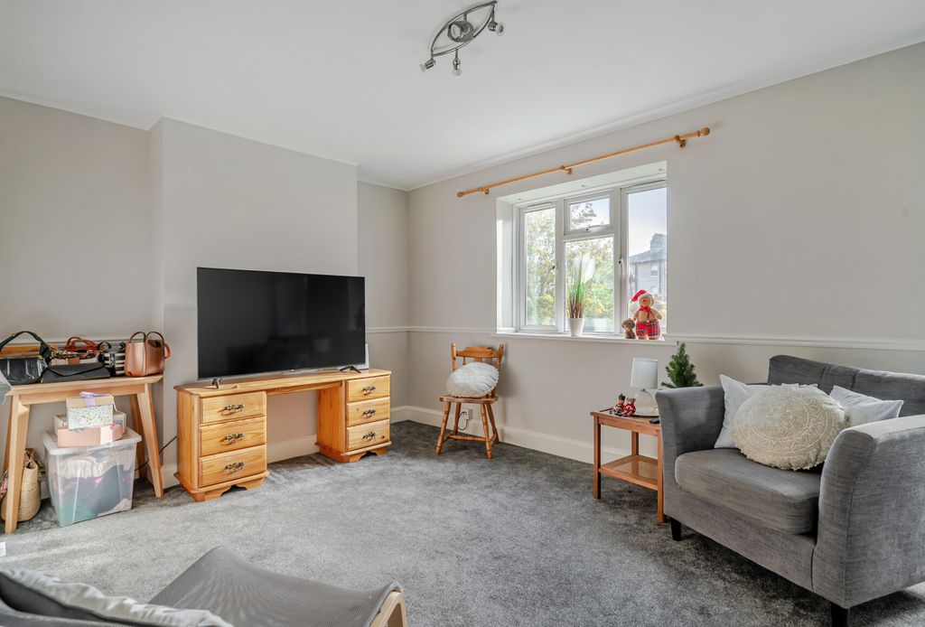 Property photo 2 of 13 Sitting Room