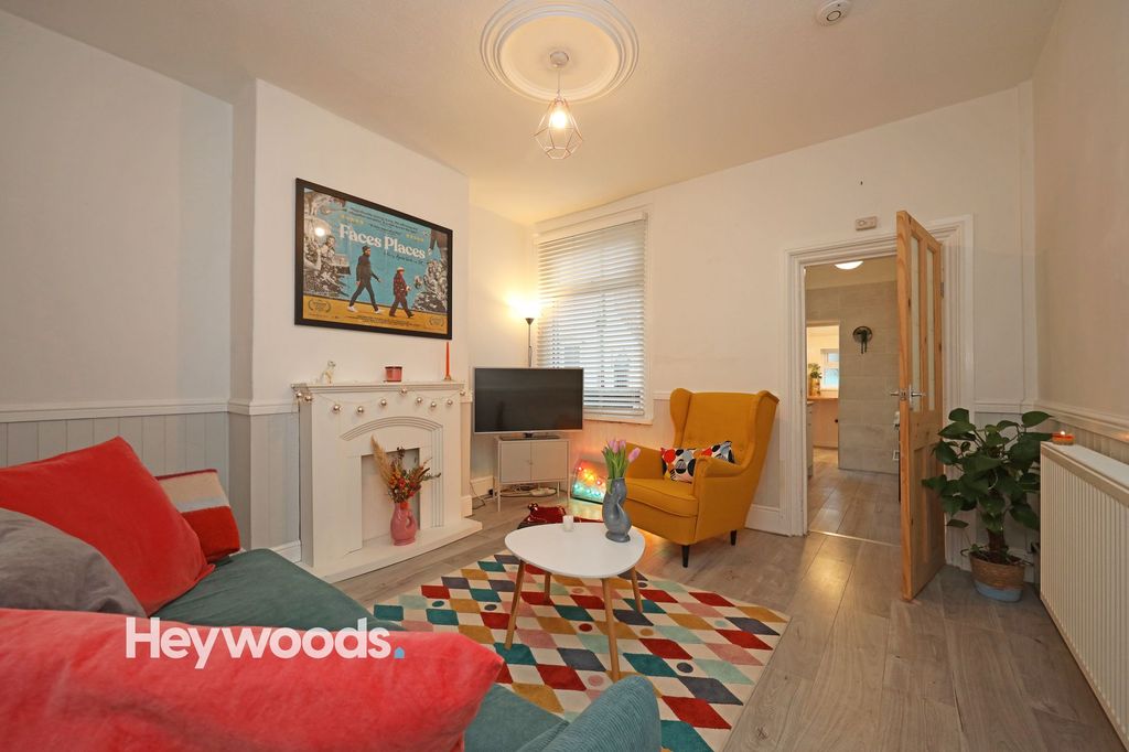 Property photo 2 of 26