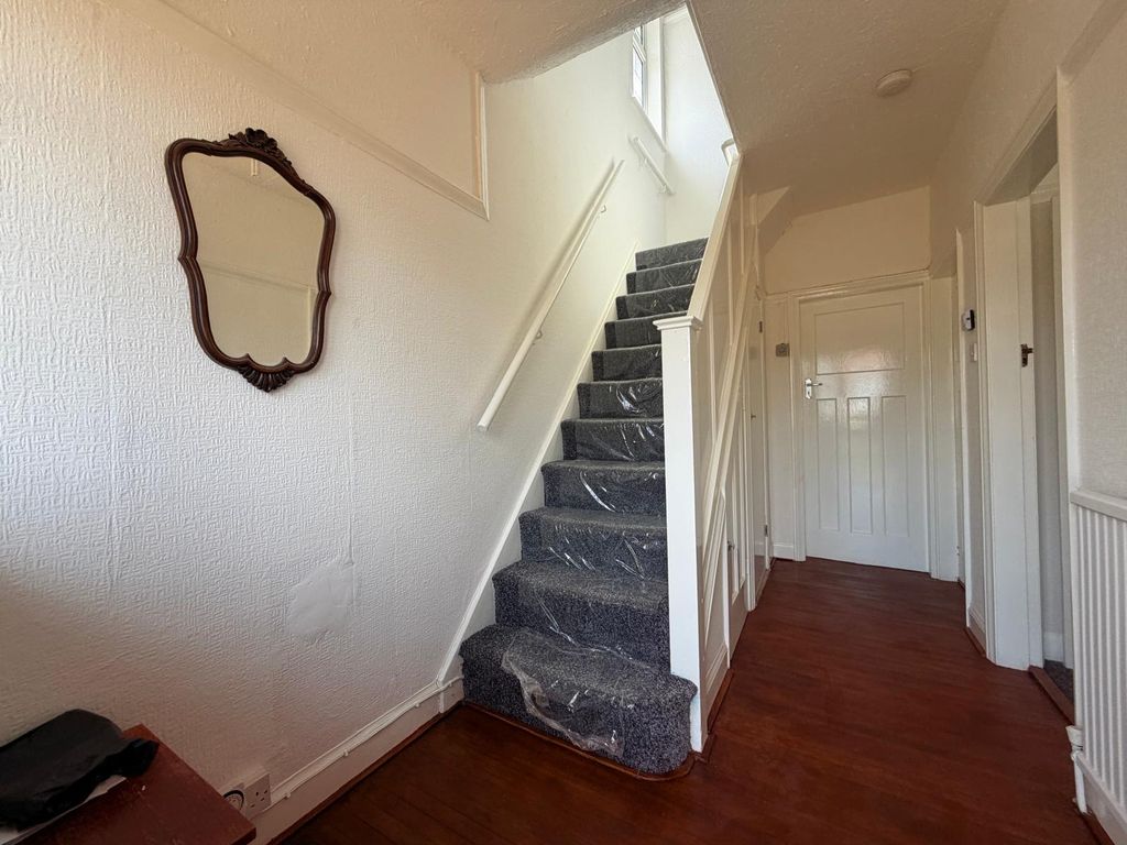 Property photo 2 of 14 Image