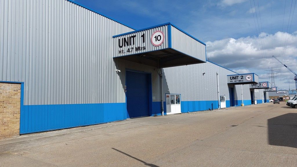 Property photo 1 of 7 Photo 4