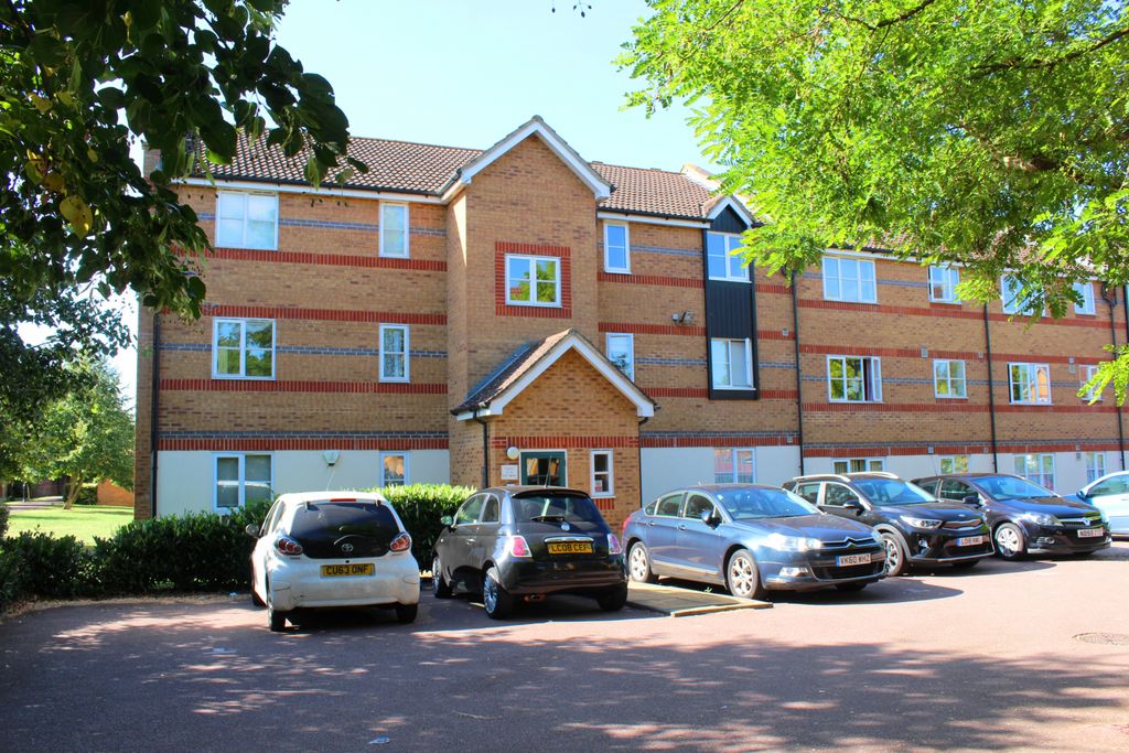 Property photo 1 of 7 Large 2 Bedroom Flat - With En Suite