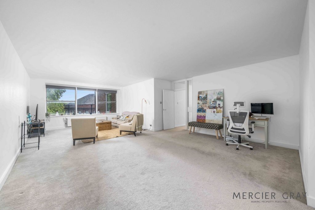 Property photo 3 of 14 Photo 8