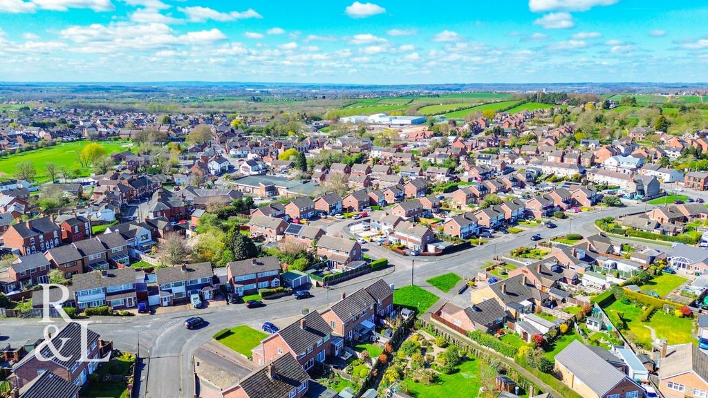 Property photo 2 of 44 8 Larch Road (39).Jpg