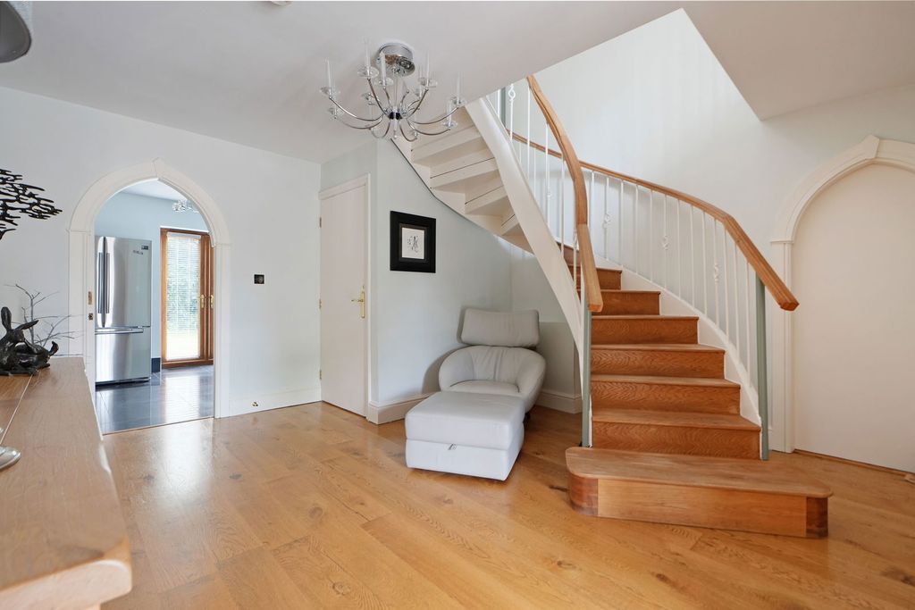 Property photo 2 of 59