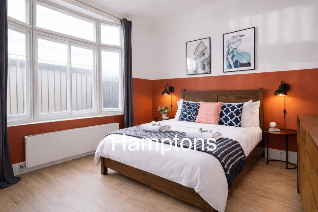 Property photo 3 of 7 Bedroom 1