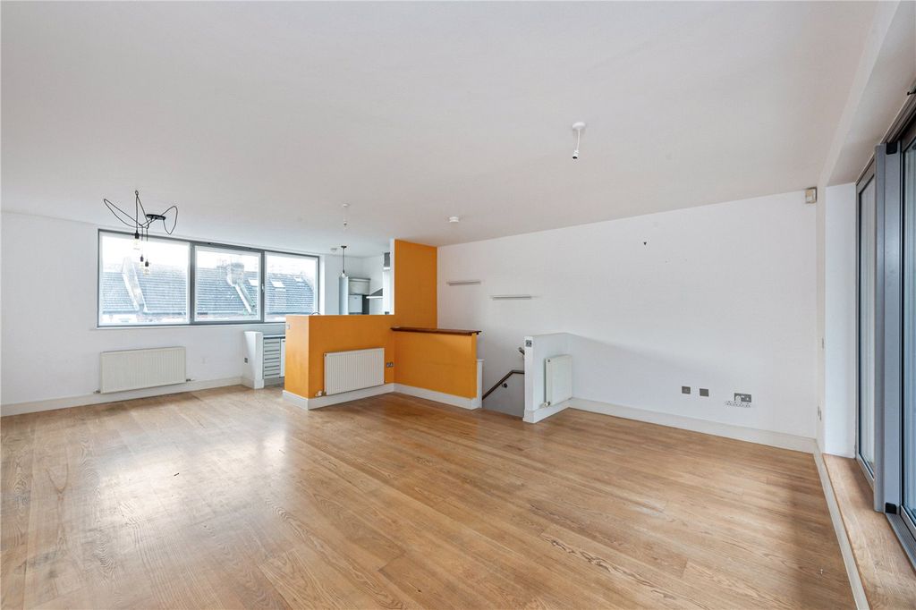 Property photo 2 of 11 Picture No. 08