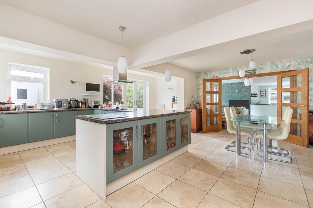 Property photo 2 of 21 5109254