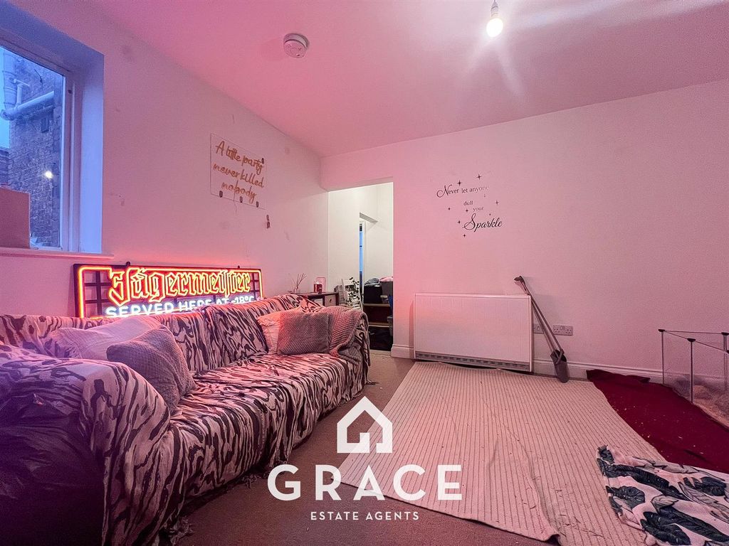 Property photo 3 of 8 1000042019-2.Jpg