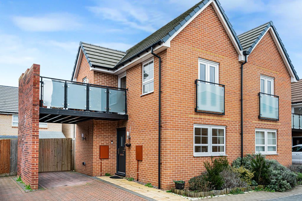 Property photo 1 of 7 Photo 3