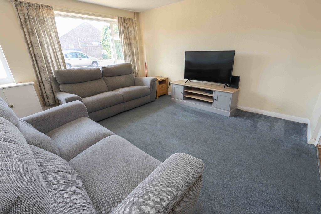 Property photo 2 of 12 Sitting Room