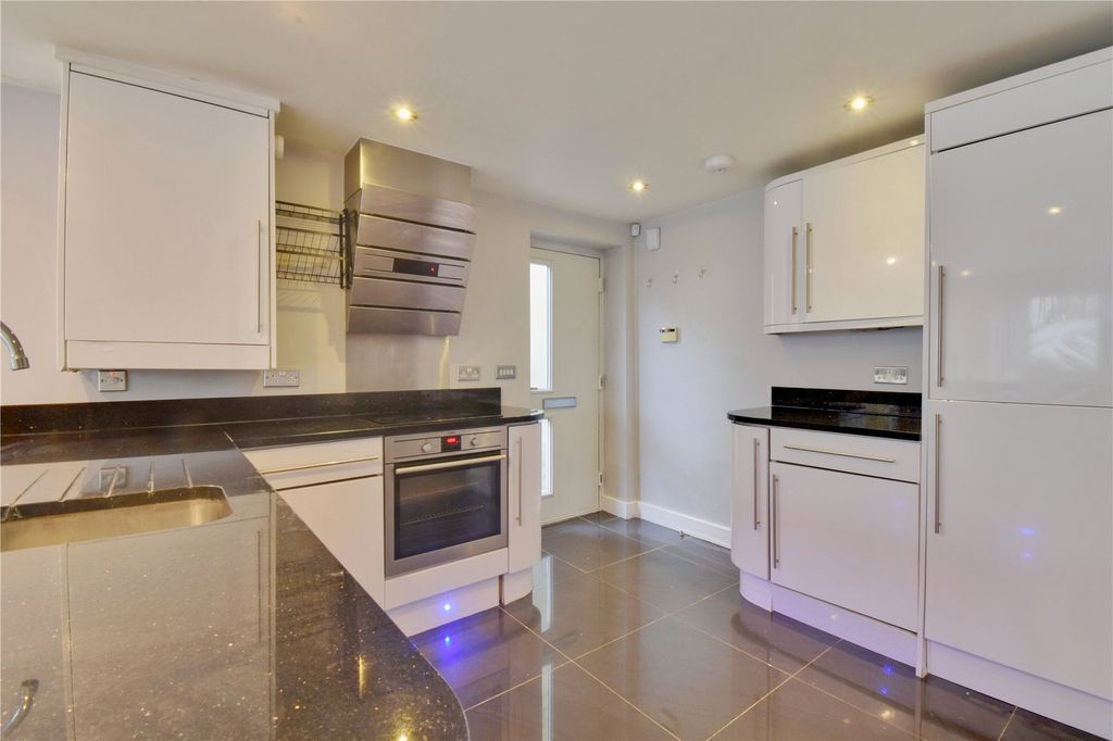 Property photo 2 of 9 Picture No. 03