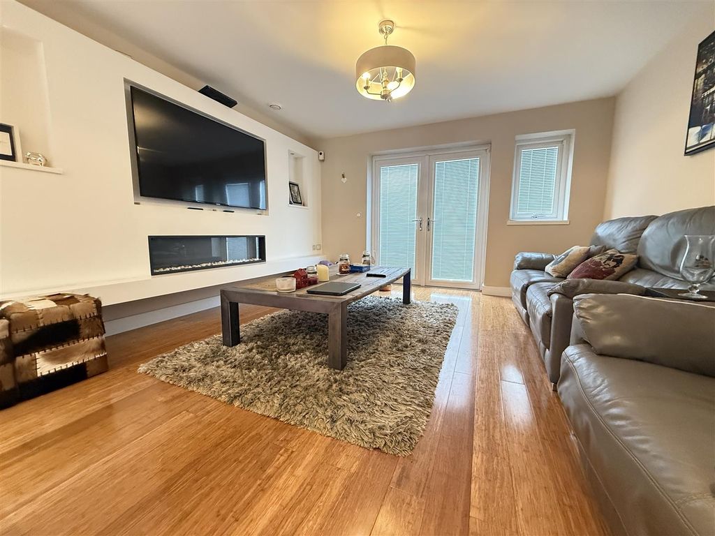 Property photo 3 of 23