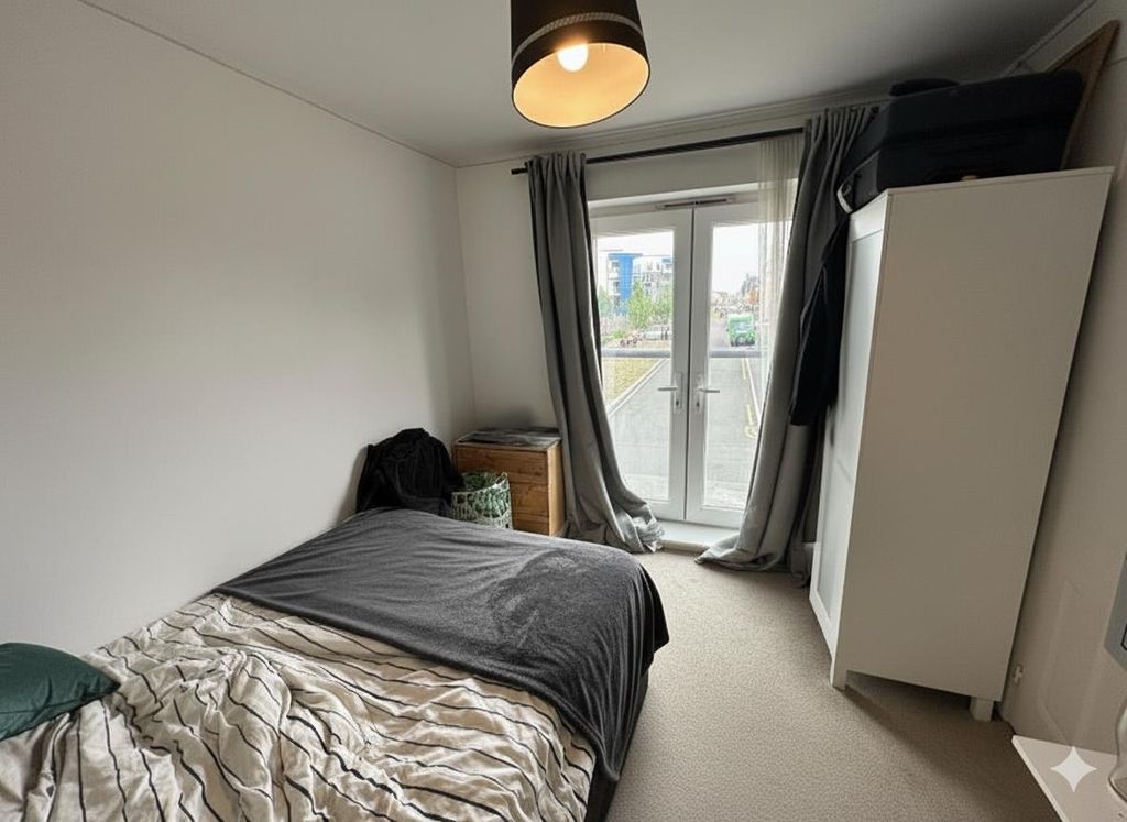 Property photo 3 of 5 Room