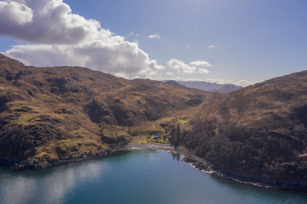 Property photo 1 of 11 Mallaig Mhor