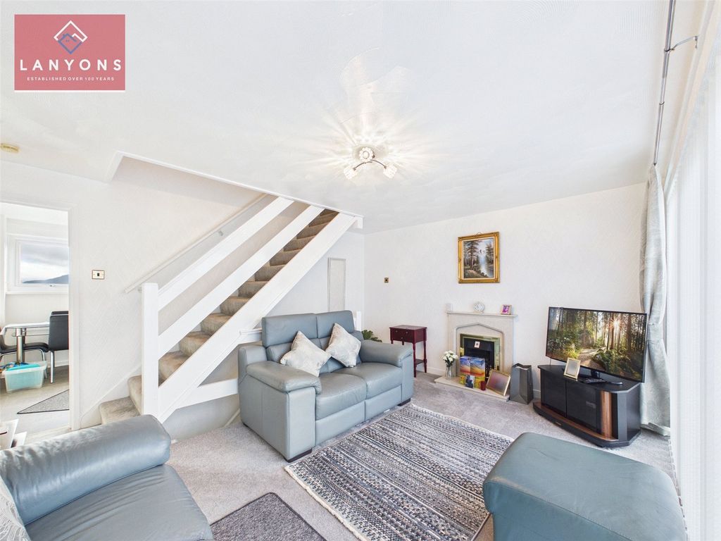 Property photo 2 of 19 Picture No. 12