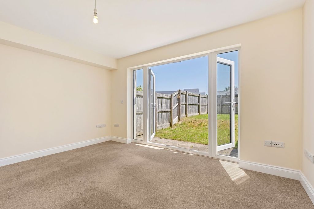 Property photo 3 of 24