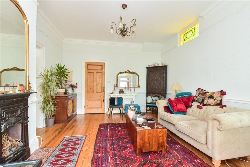 Property photo 2 of 13 Internal Feature