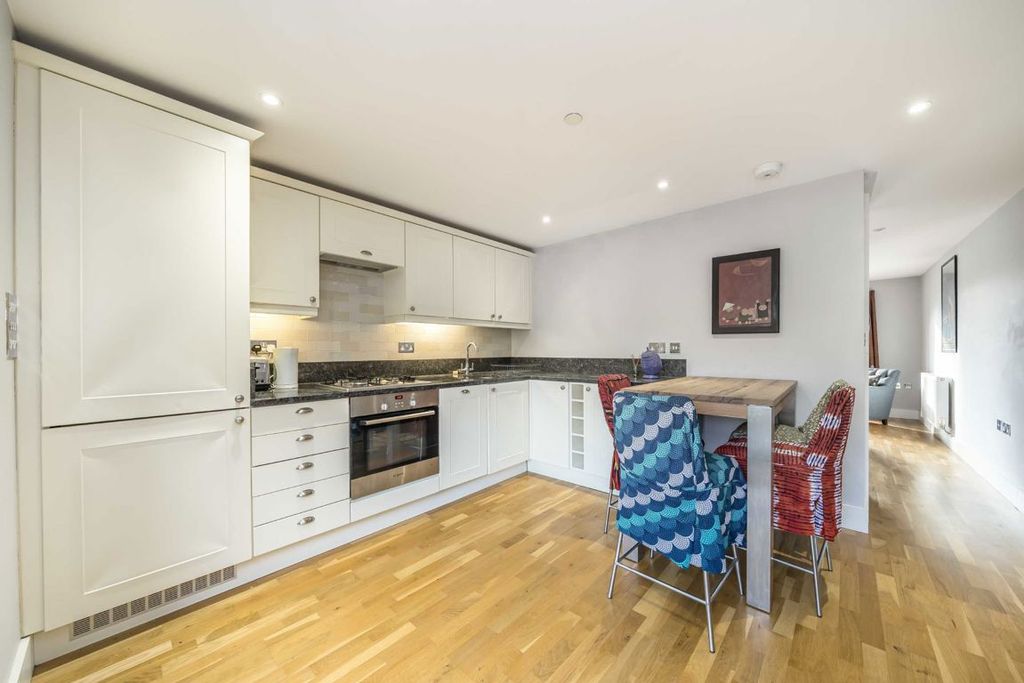 Property photo 3 of 8