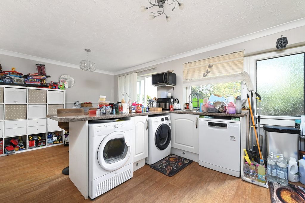 Property photo 3 of 22 Kitchen