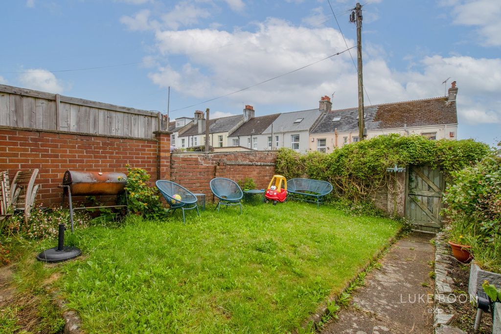 Property photo 3 of 17
