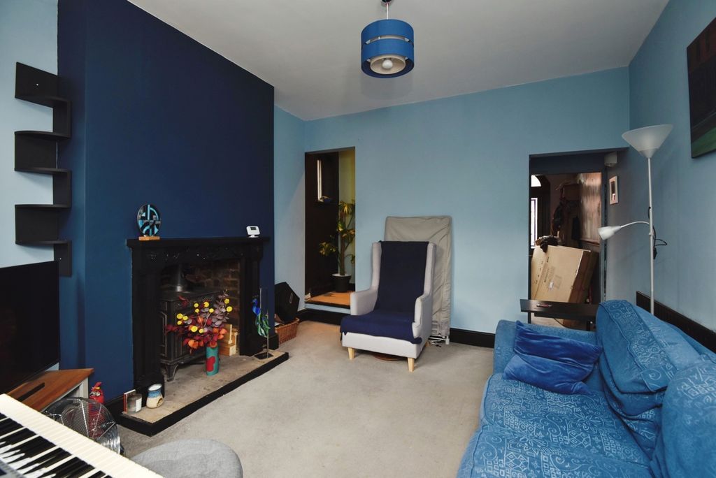 Property photo 3 of 17 Photo
