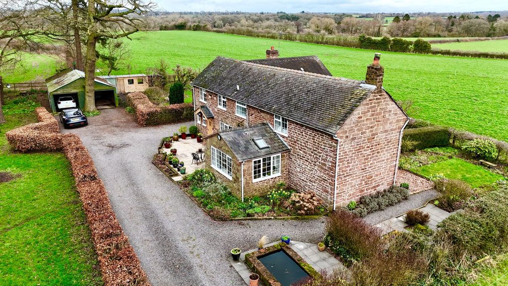 Property photo 2 of 25