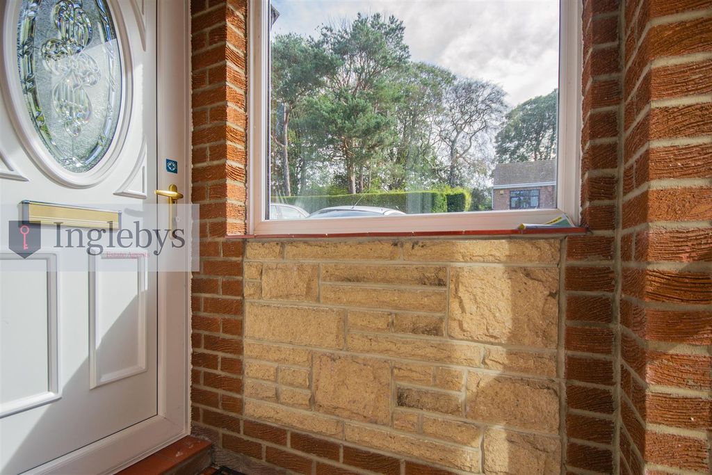 Property photo 3 of 25