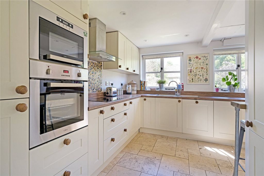 Property photo 3 of 25 Picture No. 03