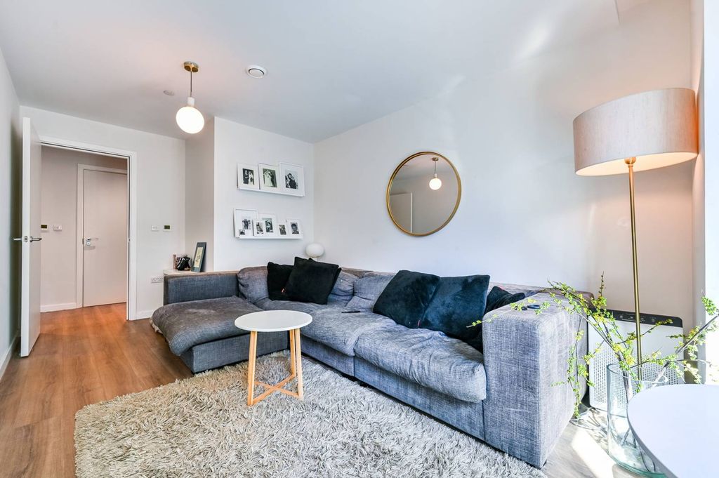 Property photo 2 of 7