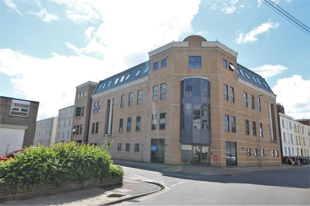 Property photo 2 of 13