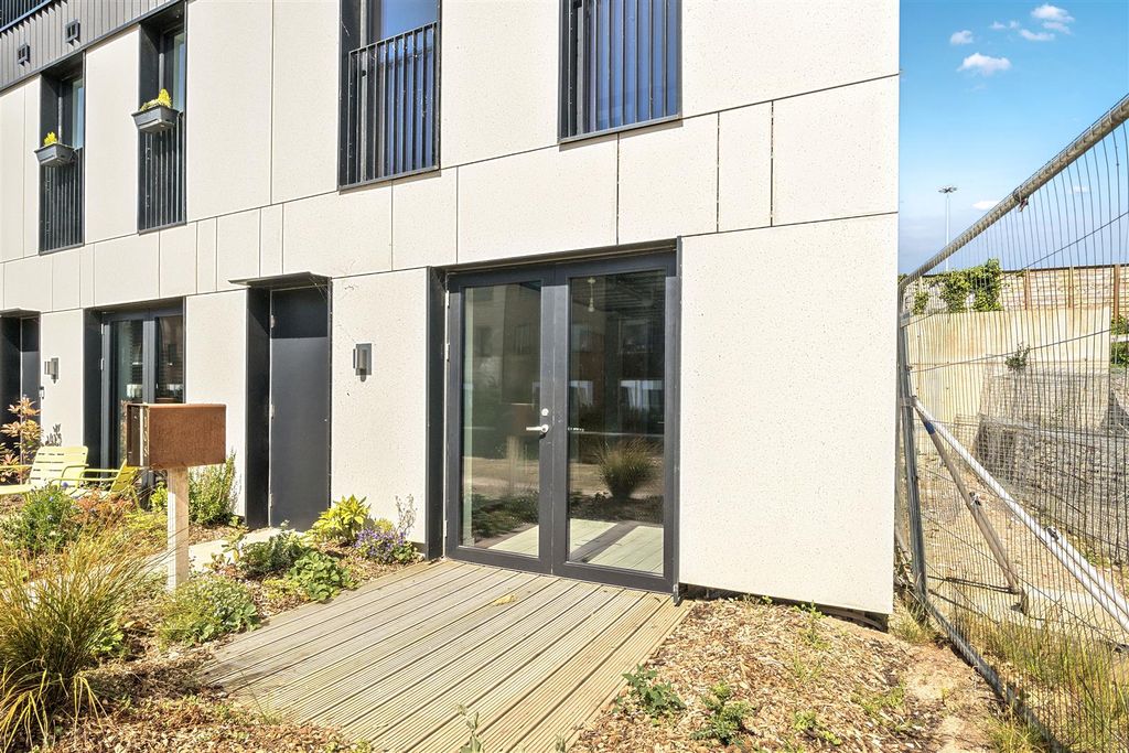 Property photo 1 of 16 1299301-16-682Dfed1c0Ea7-Arw.Jpg