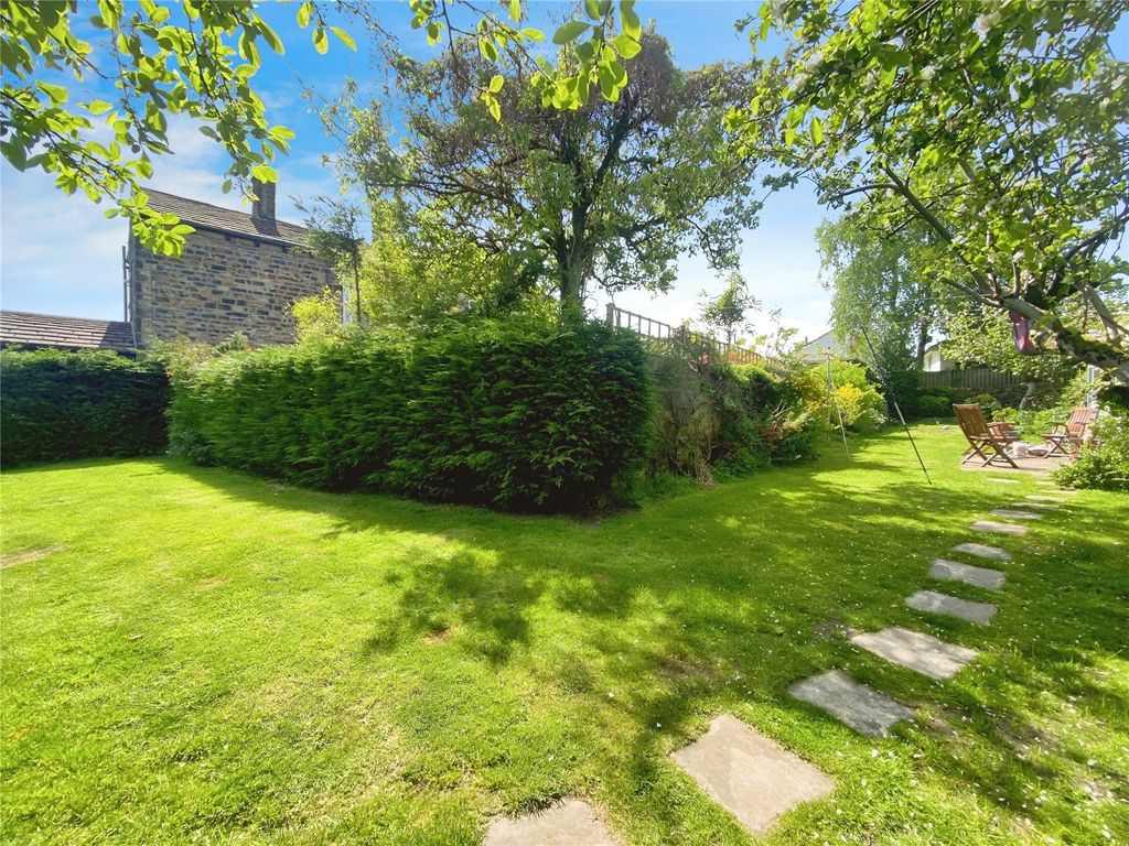 Property photo 2 of 20 Picture No. 15