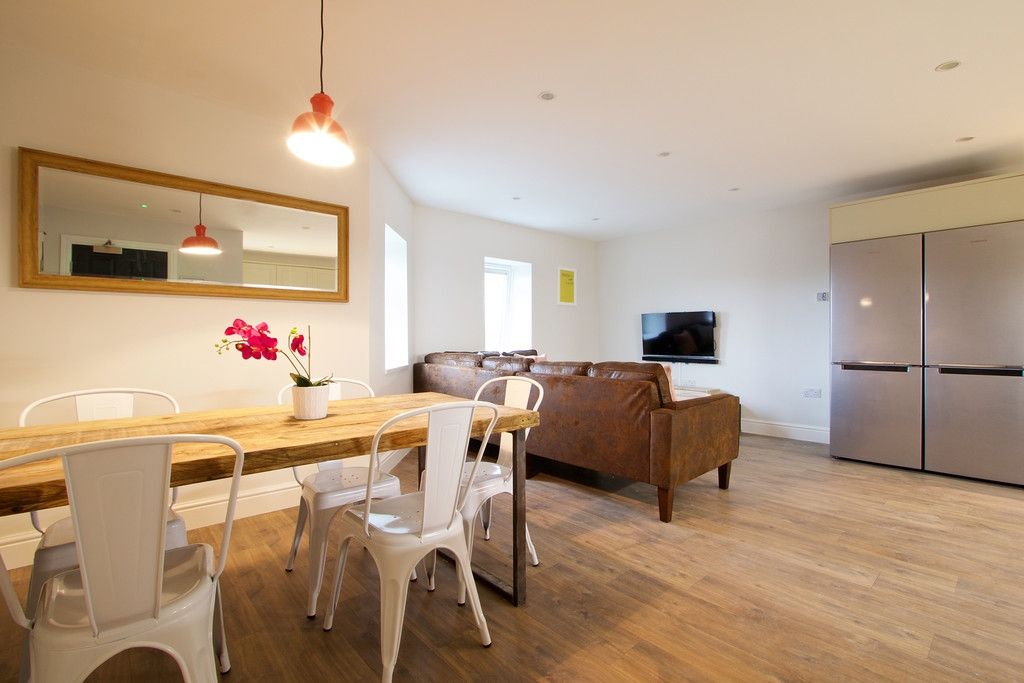 Property photo 1 of 11 Photo 0