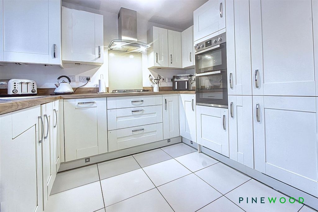 Property photo 3 of 21 Kitchen Diner