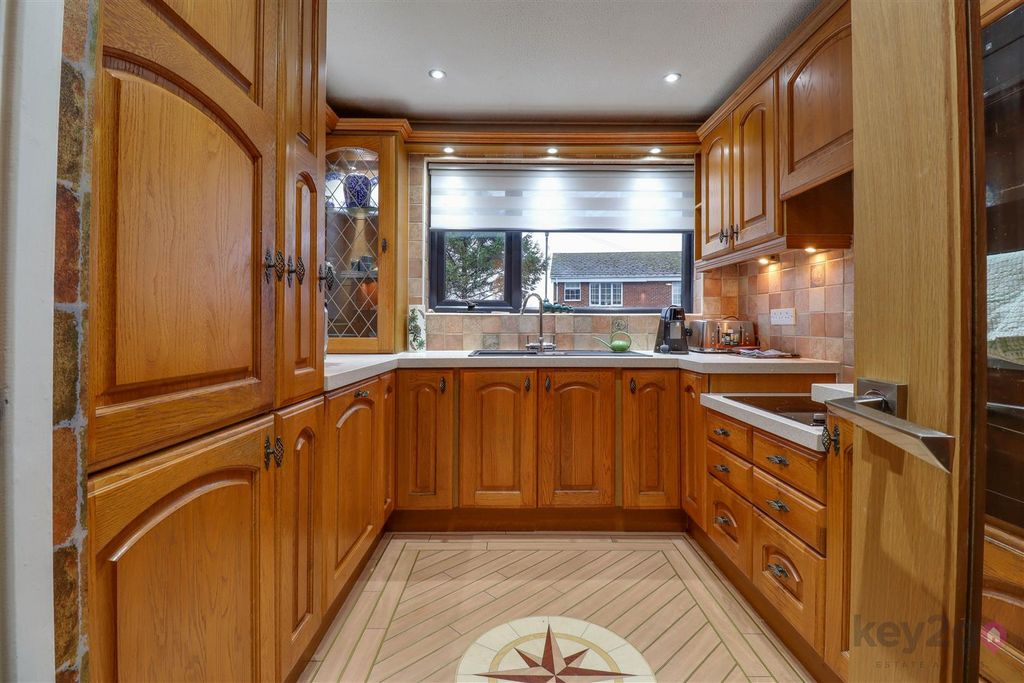 Property photo 3 of 14 Img_8449-Img_8451.Jpg