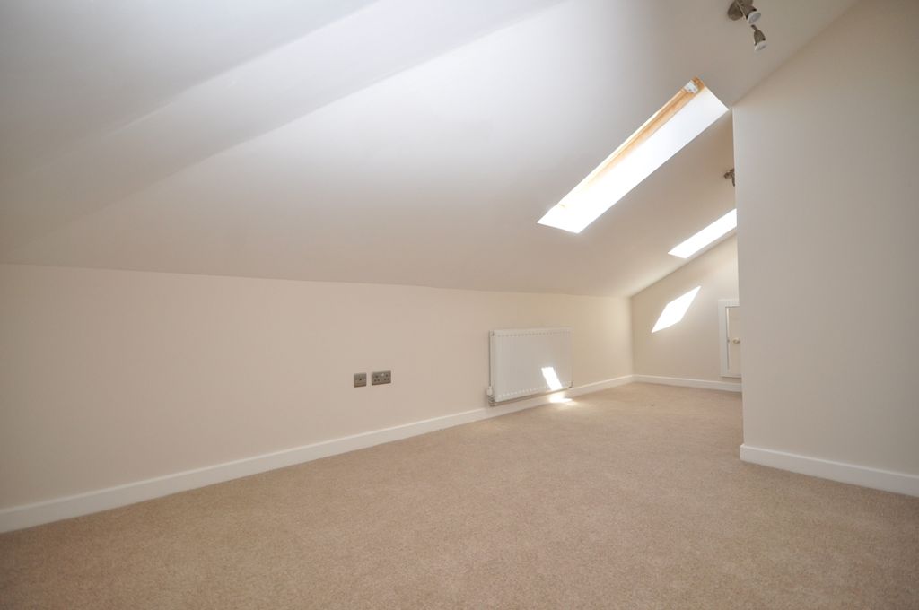 Property photo 3 of 10 032
