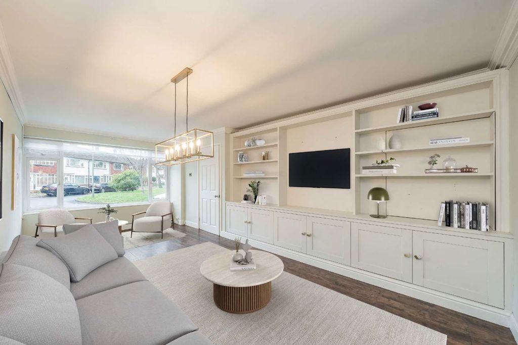 Property photo 2 of 11